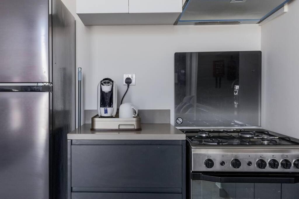 Sahab - Solo 1Br Apt In Al Jada Sharjah Exteriör bild
