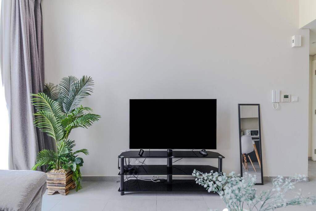 Sahab - Solo 1Br Apt In Al Jada Sharjah Exteriör bild