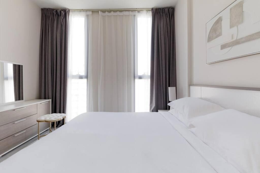 Sahab - Solo 1Br Apt In Al Jada Sharjah Exteriör bild