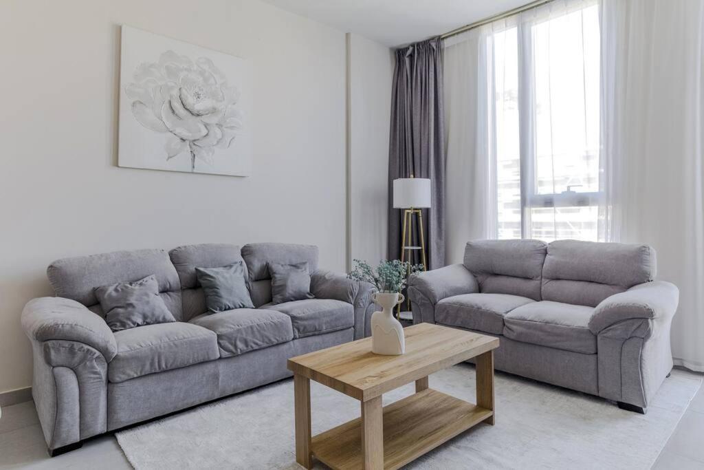 Sahab - Solo 1Br Apt In Al Jada Sharjah Exteriör bild
